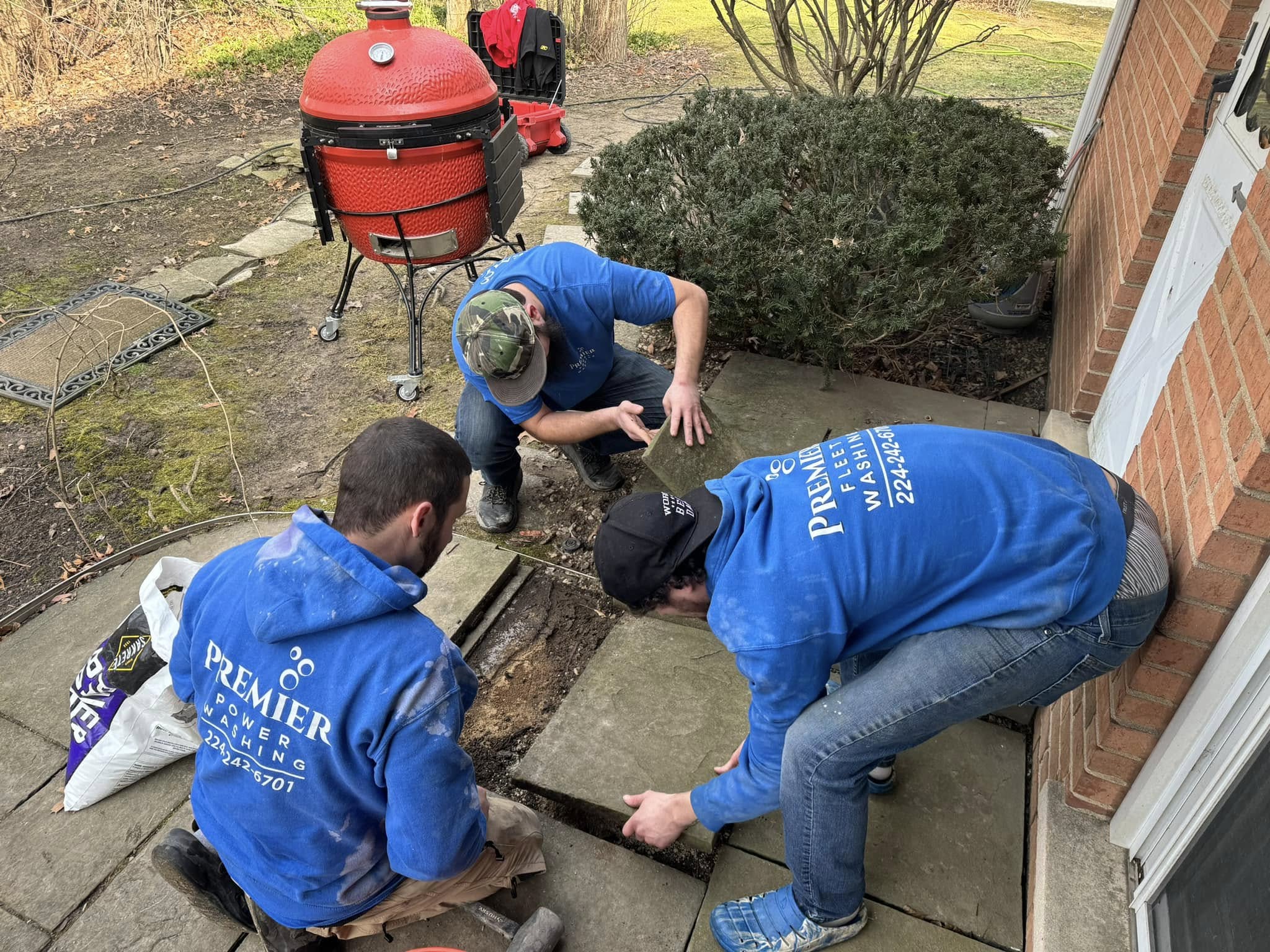 Paver leveling during